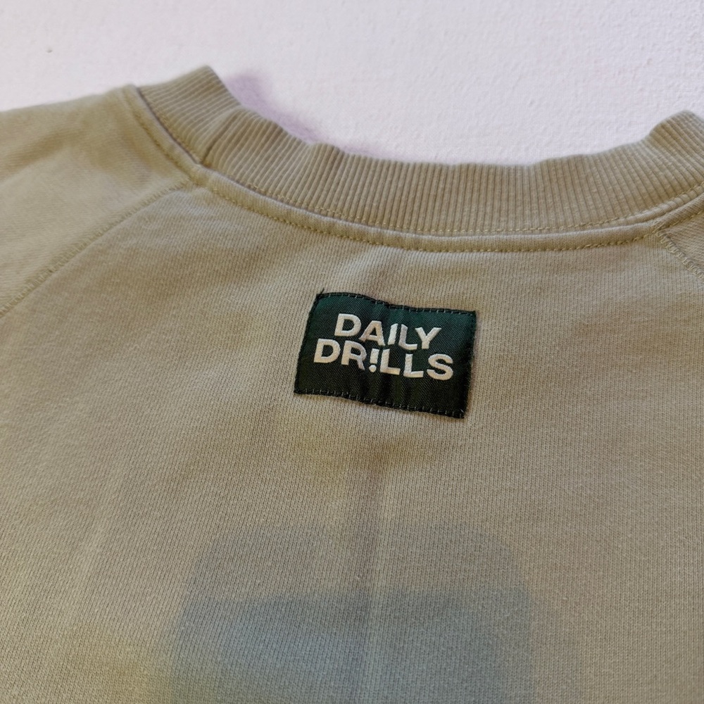 Daily Drills Cropped Sweatshirt Pale Green Women's Small? - Picture 4 of 9